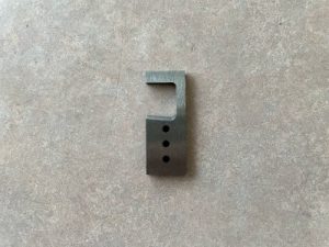 機械刃物や工業用刃物のオーダーメイドはクオンカット。切れ味・耐久性に優れる薄刃小型機械刃物を短納期でお届けします。合成繊維用ステンレス刃物の機械刃物事例