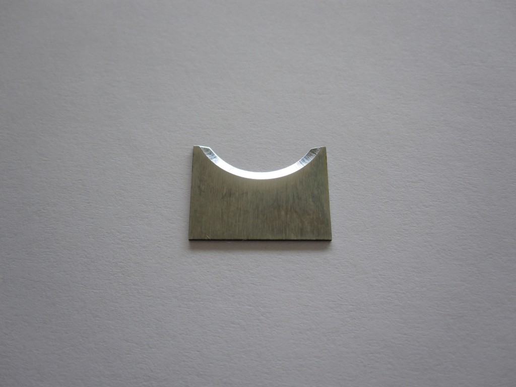 0.5mm、薄刃、固定刃、丸刃、可動刃、直線刃、斜め刃、医療用、カッター、切断、切る、カット