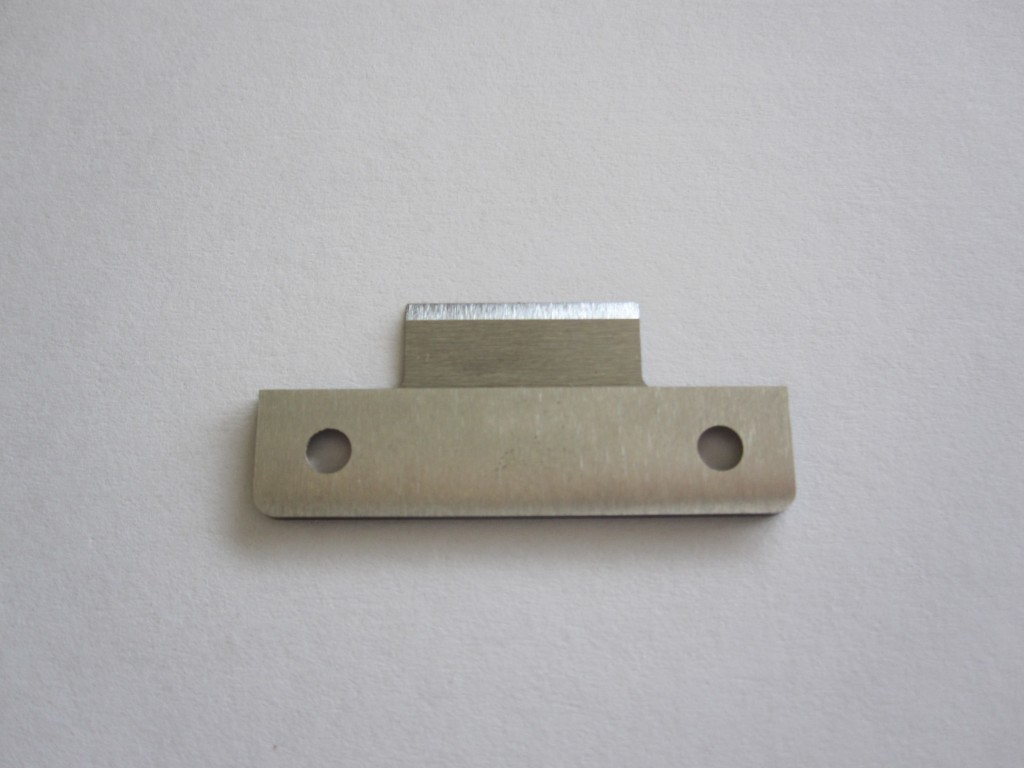 0.5mm、薄刃、固定刃、丸刃、可動刃、直線刃、斜め刃、医療用、カッター、切断、切る、カット