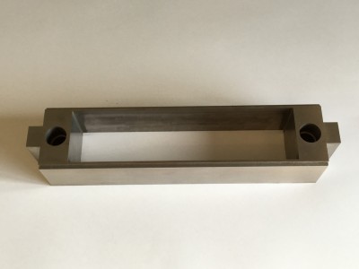 8㎜、小型、刃物、プラスチック、射出成形、ゲートカット刃、10日、短納期、切る、切断、カット