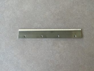 機械刃物や工業用刃物のオーダーメイドは【工業用機械刃物の製作工場】。切れ味・耐久性に優れる薄刃小型機械刃物を短納期でお届けします。ロボット相撲用ブレードの機械刃物事例