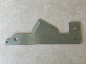 機械刃物や工業用刃物のオーダーメイドは【工業用機械刃物の製作工場】。切れ味・耐久性に優れる薄刃小型機械刃物を短納期でお届けします。ゴムホース用替刃の機械刃物事例